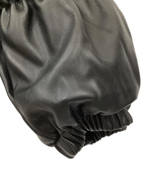 JEANASIS（ジーナシス）JEANASIS (ジーナシス) Pokemon Center (ポケモンセンター) フェイクレザー中綿ジャケット ブラック サイズ:Fの古着・服飾アイテム