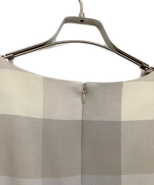 BLUE LABEL CRESTBRIDGE（ブルーレーベルクレストブリッジ）BLUE LABEL CRESTBRIDGE (ブルーレーベルクレストブリッジ) チェックウールビエラワンピース ベージュ サイズ:36の古着・服飾アイテム