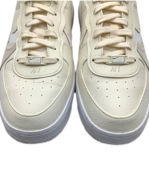 NIKE（ナイキ）NIKE (ナイキ) スニーカー ベージュ サイズ:28の古着・服飾アイテム