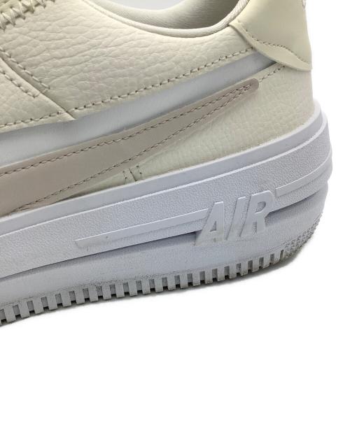 NIKE（ナイキ）NIKE (ナイキ) スニーカー ベージュ サイズ:28の古着・服飾アイテム