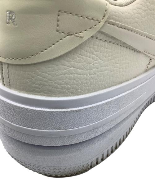 NIKE（ナイキ）NIKE (ナイキ) スニーカー ベージュ サイズ:28の古着・服飾アイテム