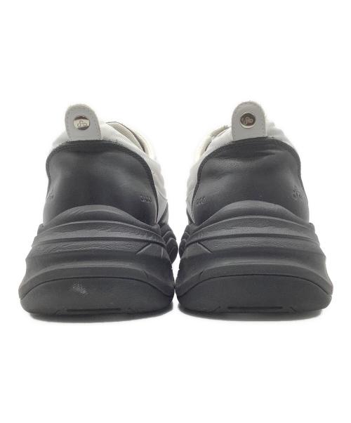 OAO（オーエーオー）OAO (オーエーオー) スニーカー ホワイト×ブラック サイズ:29の古着・服飾アイテム
