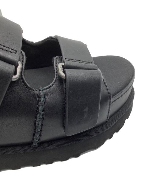 UGG（アグ）UGG (アグ) 厚底サンダル ブラック サイズ:25の古着・服飾アイテム