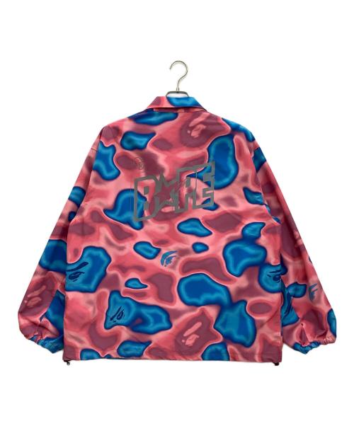 A BATHING APE（ア ベイシング エイプ）A BATHING APE (ア ベイシング エイプ) LIQUID CAMO BAPE STA COACH JACKET ピンク×ブルー サイズ:XLの古着・服飾アイテム