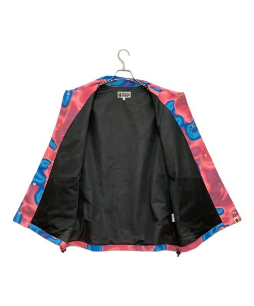 A BATHING APE（ア ベイシング エイプ）A BATHING APE (ア ベイシング エイプ) LIQUID CAMO BAPE STA COACH JACKET ピンク×ブルー サイズ:XLの古着・服飾アイテム