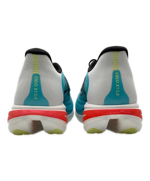 HOKA（ホカ）HOKA (ホカ) ランニングシューズ アイボリー×ブラック サイズ:25.5の古着・服飾アイテム