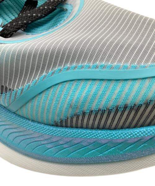 HOKA（ホカ）HOKA (ホカ) ランニングシューズ アイボリー×ブラック サイズ:25.5の古着・服飾アイテム