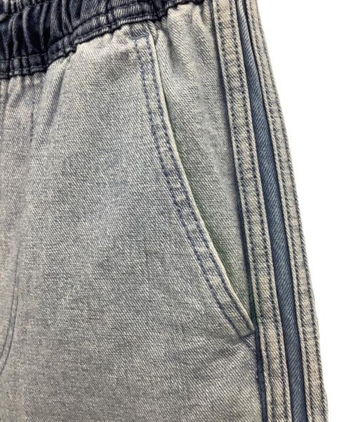 adidas（アディダス）adidas (アディダス) KSENIA SCHNAIDER (クセニア シュナイダー) パッチワークジーンズ インディゴ サイズ:2XSの古着・服飾アイテム