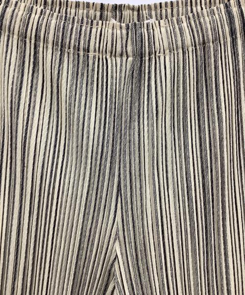 PLEATS PLEASE（プリーツプリーズ）PLEATS PLEASE (プリーツプリーズ) プリーツパンツ イエロー サイズ:2の古着・服飾アイテム