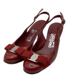 Salvatore Ferragamo（サルヴァトーレ フェラガモ）の古着「ストラップパンプス」｜レッド