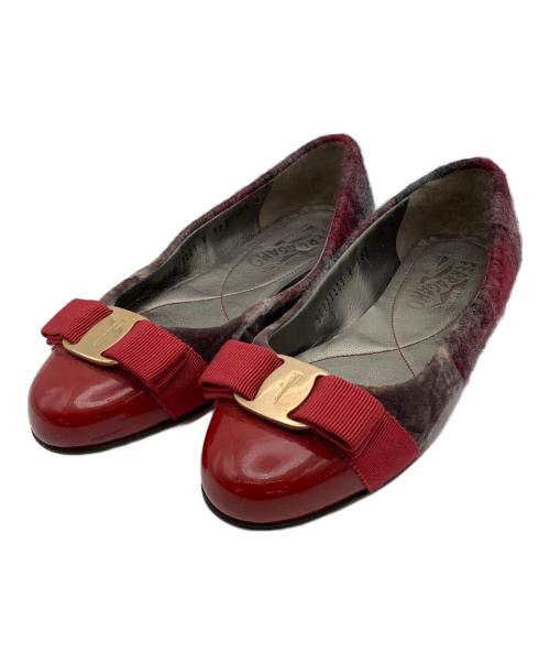 Salvatore Ferragamo（サルヴァトーレ フェラガモ）Salvatore Ferragamo (サルヴァトーレ フェラガモ) フラットパンプス レッド サイズ:5 1/2 Cの古着・服飾アイテム