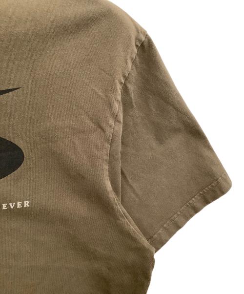 NIKE（ナイキ）NIKE (ナイキ) Travis Scott (トラヴィススコット) M J TS LOGO TEE ブラウン サイズ:XXLの古着・服飾アイテム