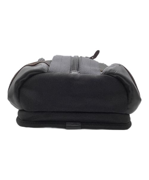 TUMI（トゥミ）TUMI (トゥミ) モントレースリングバッグ ブラック×ブラウン サイズ:−の古着・服飾アイテム