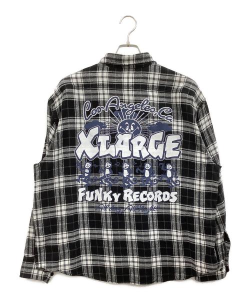 X-LARGE（エクストララージ）X-LARGE (エクストララージ) 長袖シャツ ホワイト×ブラック サイズ:Mの古着・服飾アイテム