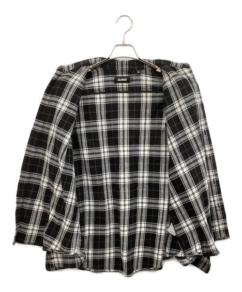 X-LARGE（エクストララージ）X-LARGE (エクストララージ) 長袖シャツ ホワイト×ブラック サイズ:Mの古着・服飾アイテム