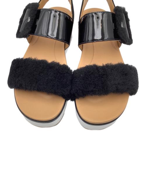 UGG（アグ）UGG (アグ) 厚底サンダル サイズ:24の古着・服飾アイテム