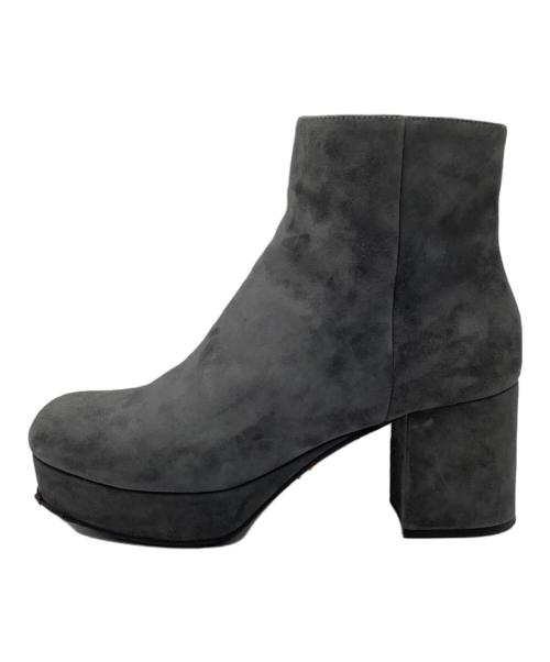 PRADA（プラダ）PRADA (プラダ) スウェードブーツ グレー サイズ:37の古着・服飾アイテム