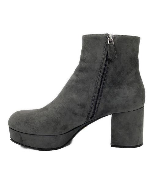 PRADA（プラダ）PRADA (プラダ) スウェードブーツ グレー サイズ:37の古着・服飾アイテム