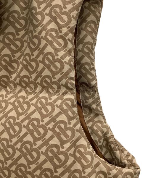 BURBERRY（バーバリー）BURBERRY (バーバリー) TBモノグラムダウンベスト ブラウン サイズ:Mの古着・服飾アイテム