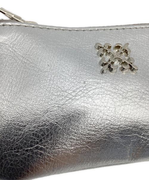 russet（ラシット）russet (ラシット) カラビナ付きソフトレザーマルチケース シルバー サイズ:−の古着・服飾アイテム