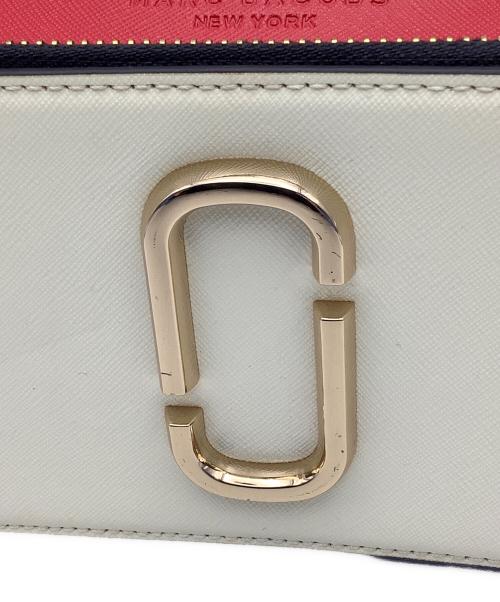 Marc by Marc Jacobs（マークバイマークジェイコブス）Marc by Marc Jacobs (マークバイマークジェイコブス) ショルダーバッグ ホワイト×レッド サイズ:−の古着・服飾アイテム