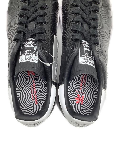 adidas（アディダス）adidas (アディダス) ローカットスニーカー ブラック×ホワイト サイズ:26の古着・服飾アイテム