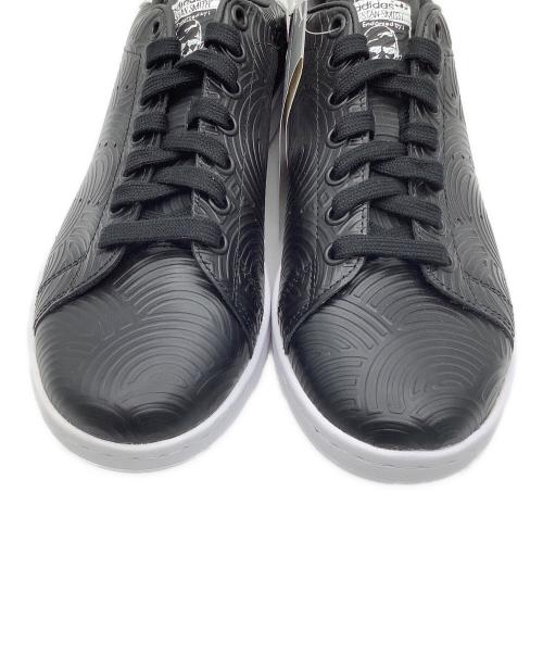 adidas（アディダス）adidas (アディダス) ローカットスニーカー ブラック×ホワイト サイズ:26の古着・服飾アイテム