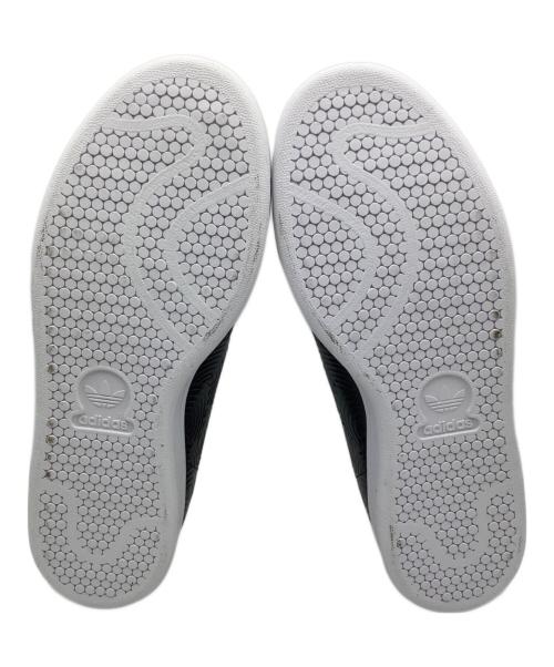 adidas（アディダス）adidas (アディダス) ローカットスニーカー ブラック×ホワイト サイズ:26の古着・服飾アイテム