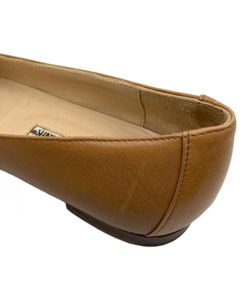 Manolo Blahnik（マノロブラニク）Manolo Blahnik (マノロブラニク) フラットパンプス ブラウン サイズ:36の古着・服飾アイテム