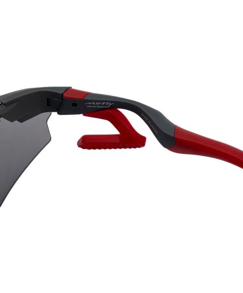 airfly（エアフライ）AIRFLY (エアフライ) サングラス グレー×レッド サイズ:-の古着・服飾アイテム