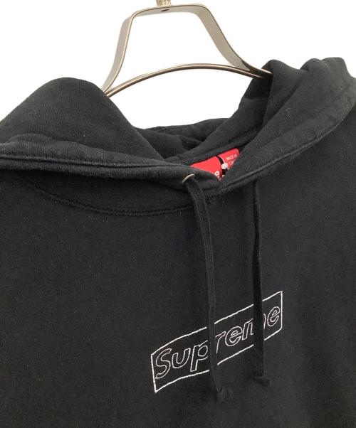 SUPREME（シュプリーム）SUPREME (シュプリーム) KAWS Chalk Logo Hooded Sweatshirt ブラック サイズ:Lの古着・服飾アイテム