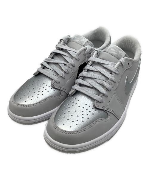 NIKE（ナイキ）NIKE (ナイキ) スニーカー ホワイト×シルバー サイズ:28の古着・服飾アイテム