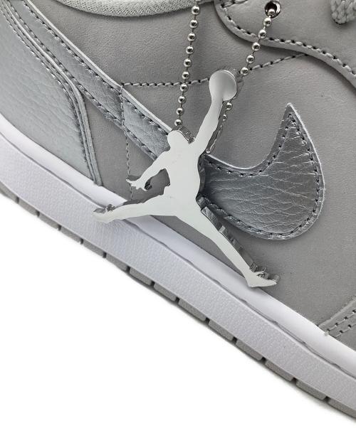 NIKE（ナイキ）NIKE (ナイキ) スニーカー ホワイト×シルバー サイズ:28の古着・服飾アイテム