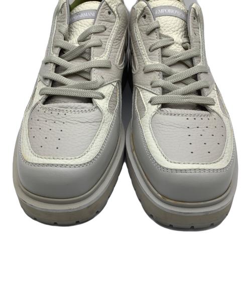 EMPORIO ARMANI（エンポリオアルマーニ）EMPORIO ARMANI (エンポリオアルマーニ) ローカットスニーカー ベージュ サイズ:UK8の古着・服飾アイテム