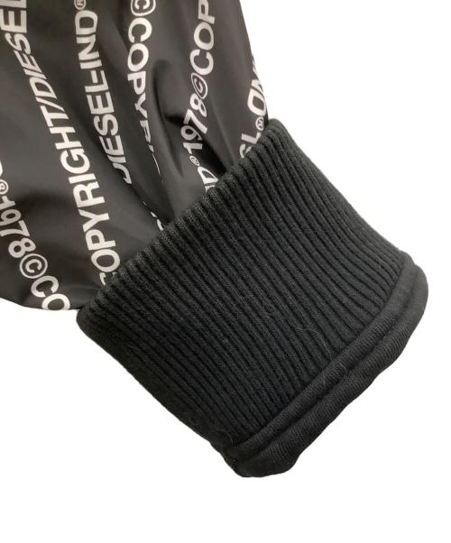 DIESEL（ディーゼル）DIESEL (ディーゼル) リバーシブルジャケット ホワイト×ブラック サイズ:Sの古着・服飾アイテム