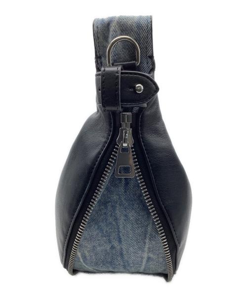 CHARLES & KEITH（チャールズアンドキース）CHARLES & KEITH (チャールズアンドキース) サスキア クレセントホーボーバッグ ブラック サイズ:−の古着・服飾アイテム