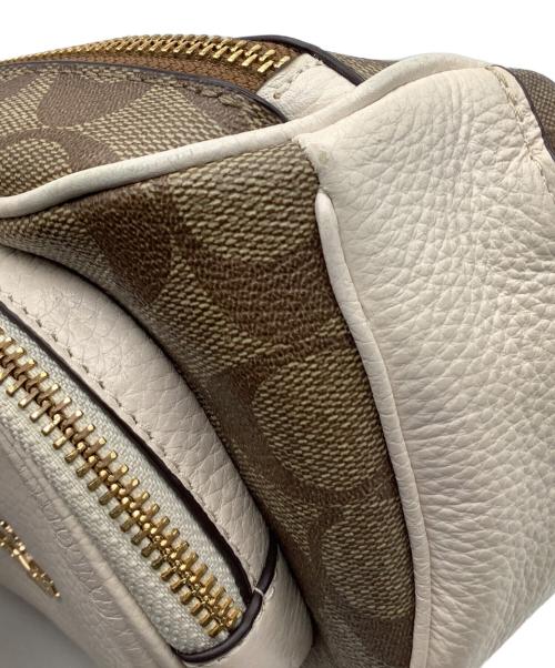 COACH（コーチ）COACH (コーチ) ボディーバッグ アイボリー サイズ:-の古着・服飾アイテム