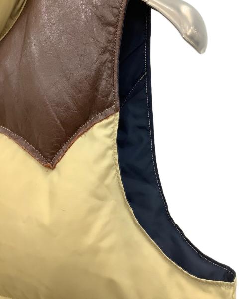 RockyMountainFeatherBed（ロッキーマウンテンフェザーベッド）RockyMountainFeatherBed (ロッキーマウンテンフェザーベッド) ダウンベスト ベージュ×ブラウン サイズ:38の古着・服飾アイテム