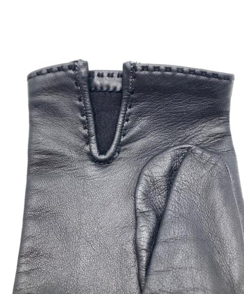 HERMES（エルメス）HERMES (エルメス) ケリー装飾レザーグローブ ブラック×ゴールドの古着・服飾アイテム