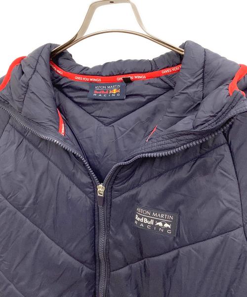 ASTON MARTIN（アストン マーチン）ASTON MARTIN (アストン マーチン) Red Bull (レッドブル) 中綿ジャケット ネイビー×レッド サイズ:Lの古着・服飾アイテム