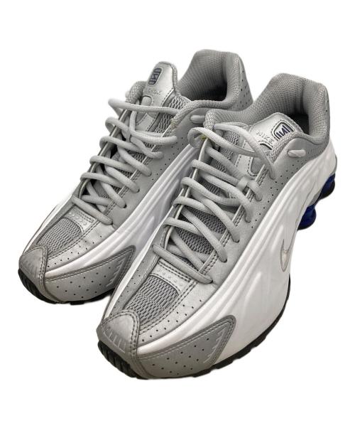 NIKE（ナイキ）NIKE (ナイキ) Shox R4 グレー×ホワイト サイズ:26.5の古着・服飾アイテム