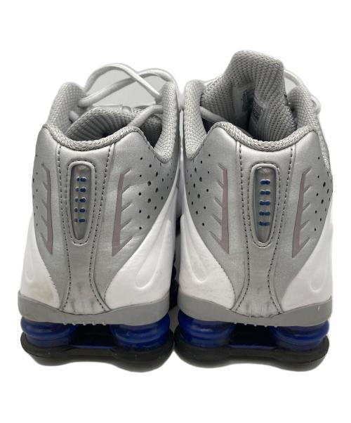NIKE（ナイキ）NIKE (ナイキ) Shox R4 グレー×ホワイト サイズ:26.5の古着・服飾アイテム