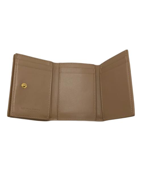 BOTTEGA VENETA（ボッテガベネタ）BOTTEGA VENETA (ボッテガベネタ) 3つ折り財布 ベージュ サイズ:−の古着・服飾アイテム