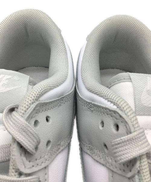 NIKE（ナイキ）NIKE (ナイキ) ローカットスニーカー グレー×ホワイト サイズ:27.5の古着・服飾アイテム