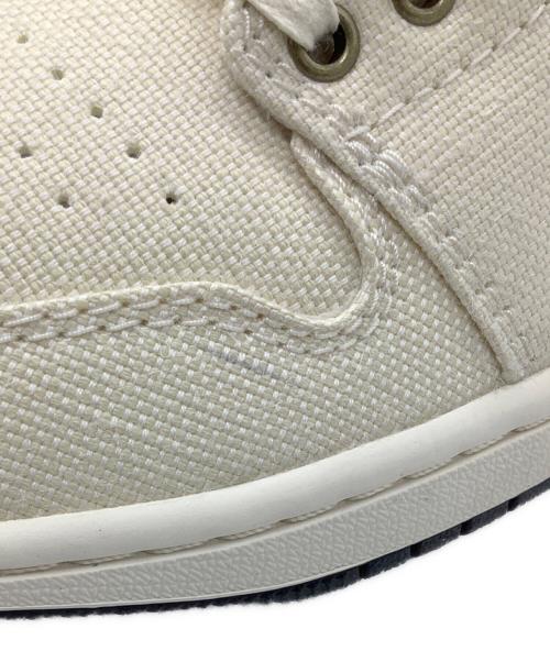 NIKE（ナイキ）NIKE (ナイキ) ローカットスニーカー ホワイト×ブラウン サイズ:27.5の古着・服飾アイテム