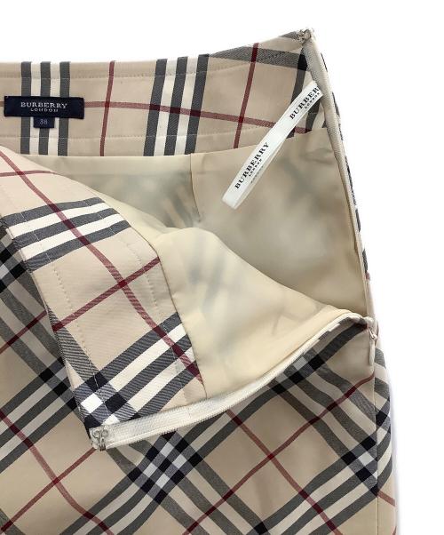 BURBERRY（バーバリー）BURBERRY (バーバリー) ミディスカート ベージュ サイズ:38の古着・服飾アイテム