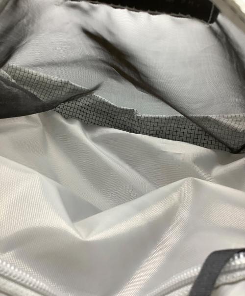 Rab（ラブ）Rab (ラブ) バックパック グレー×ホワイト サイズ:−の古着・服飾アイテム
