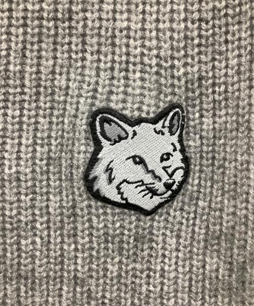 maison kitsune（メゾンキツネ）maison kitsune (メゾンキツネ) ボールドフォックスヘッド ハーフジップニット グレー サイズ:XSの古着・服飾アイテム