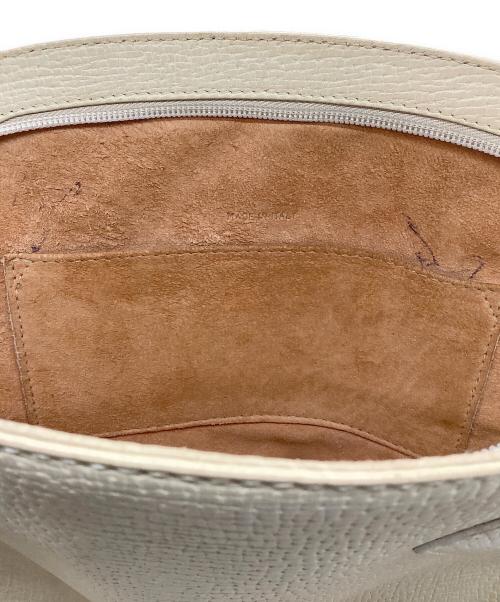 LOEWE（ロエベ）LOEWE (ロエベ) ショルダーバッグ アイボリー サイズ:−の古着・服飾アイテム