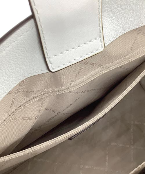 MICHAEL KORS（マイケルコース）MICHAEL KORS (マイケルコース) 2WAYバッグ ホワイトの古着・服飾アイテム